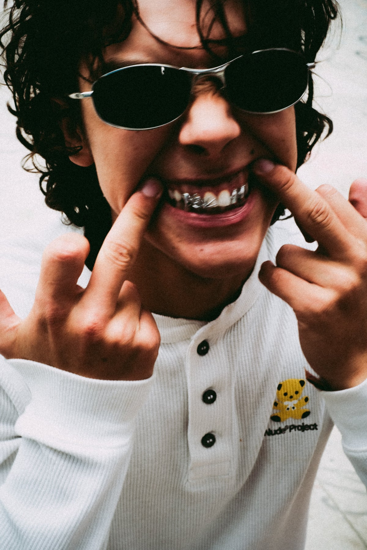 Ejemplo de grillz de cromo puestos - DELACRUZ GRILLZ