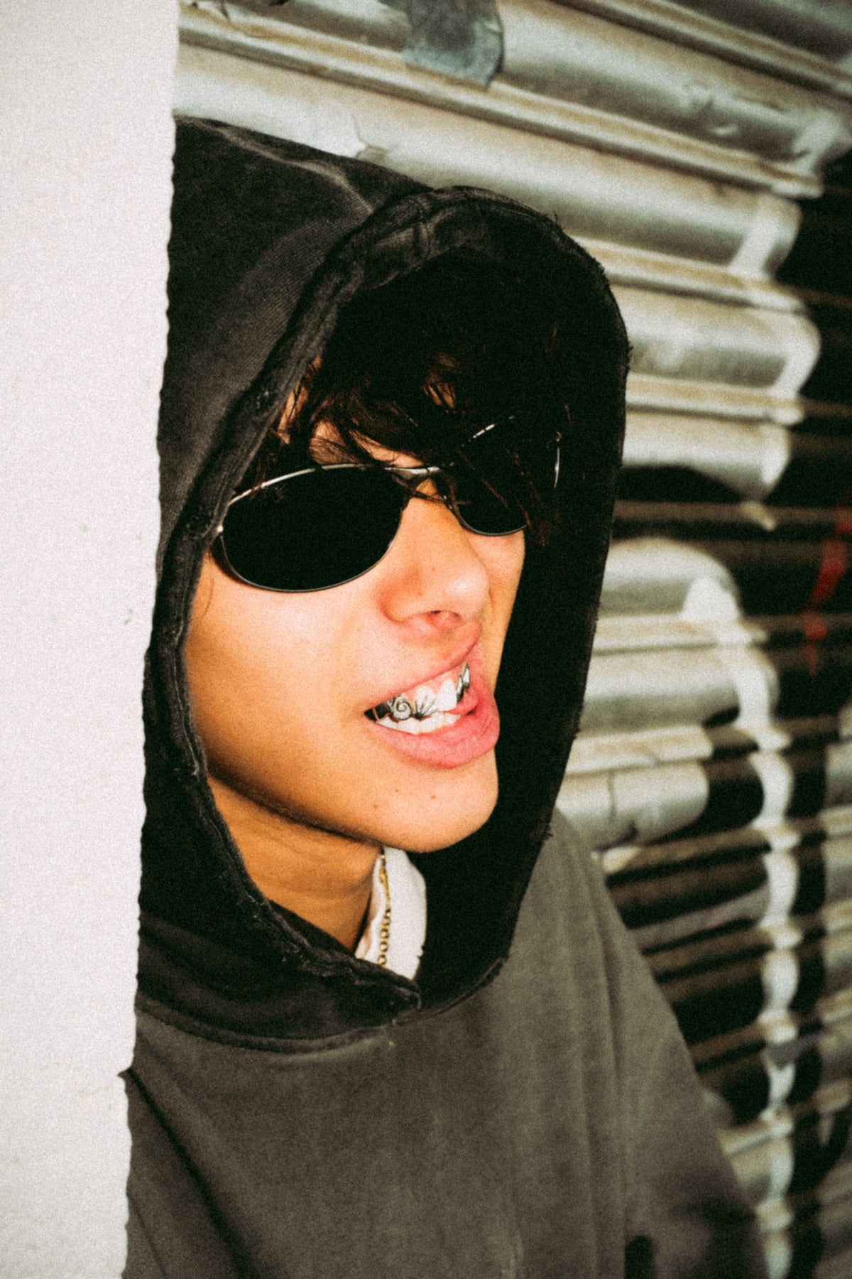 Ejemplo de grillz de cromo puestos - DELACRUZ GRILLZ
